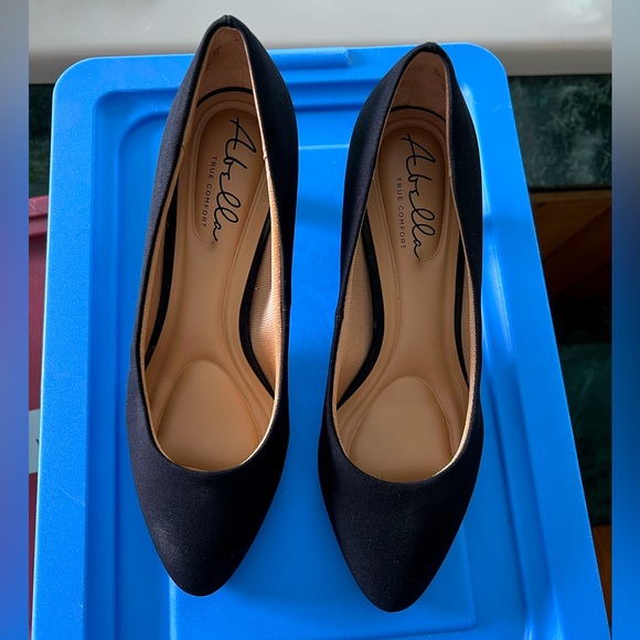 Abella Black Fabric Heels - Picture 5 of 6